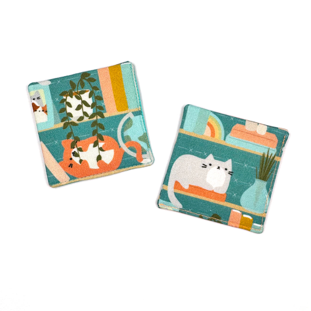 Corner Bookmark | cats on shelves