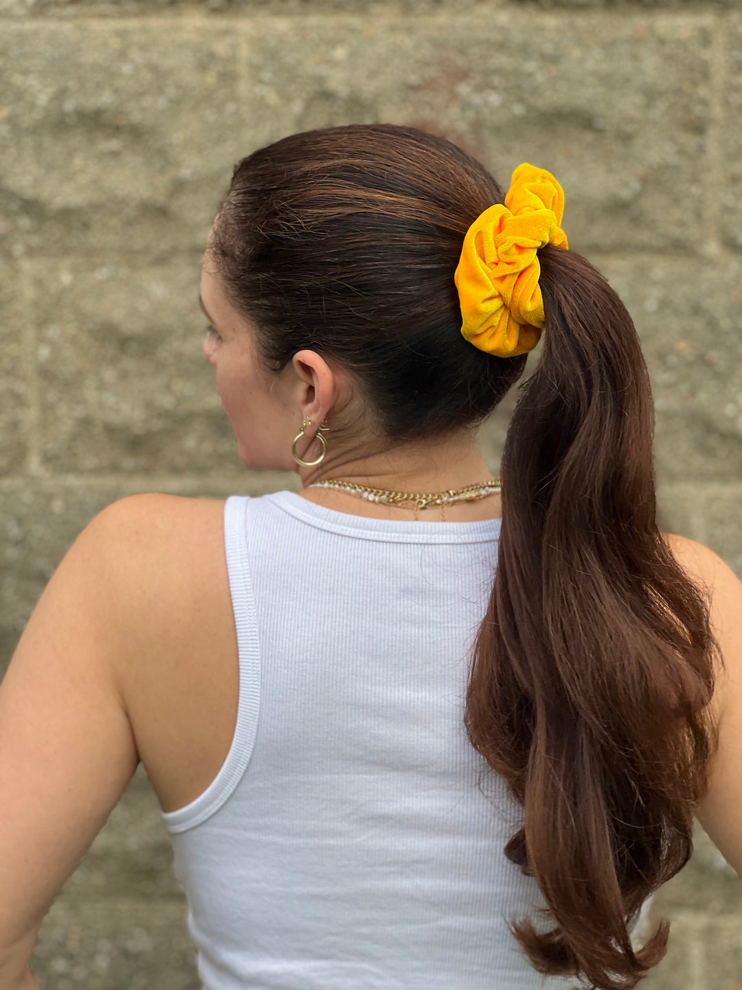 Luxe Velvet Scrunchie | mango