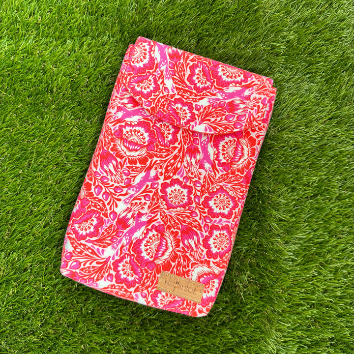 Book Sleeve | subtle foxes